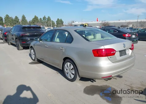 2014 Volkswagen Jetta 1.8T Se z USA, uszkodzony, nr VIN 3VWD17AJ5EM221707